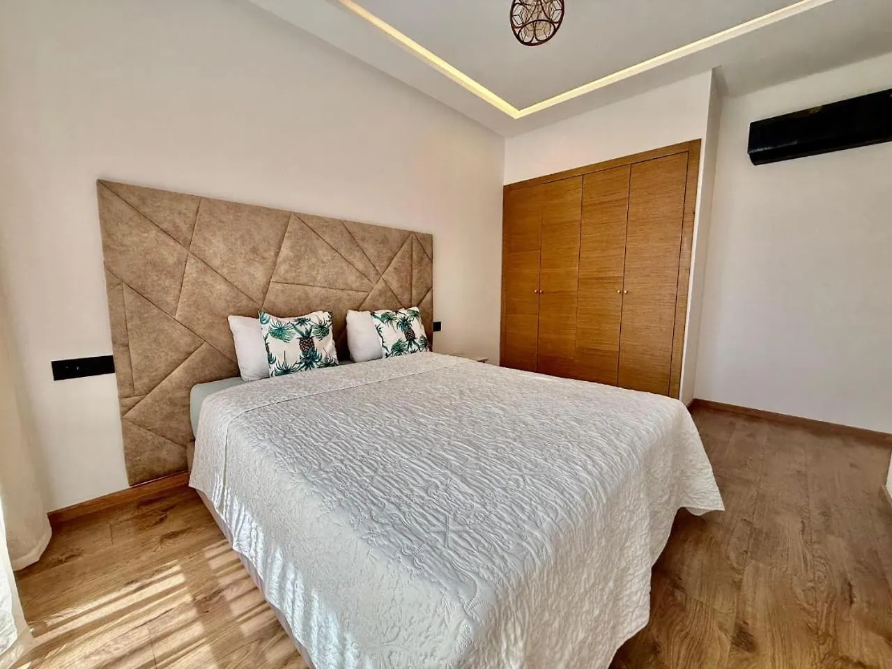Appart Amir Appartements 2 Chambre Haut Standing Calme Et Securise A Casablanca Cfc דירה